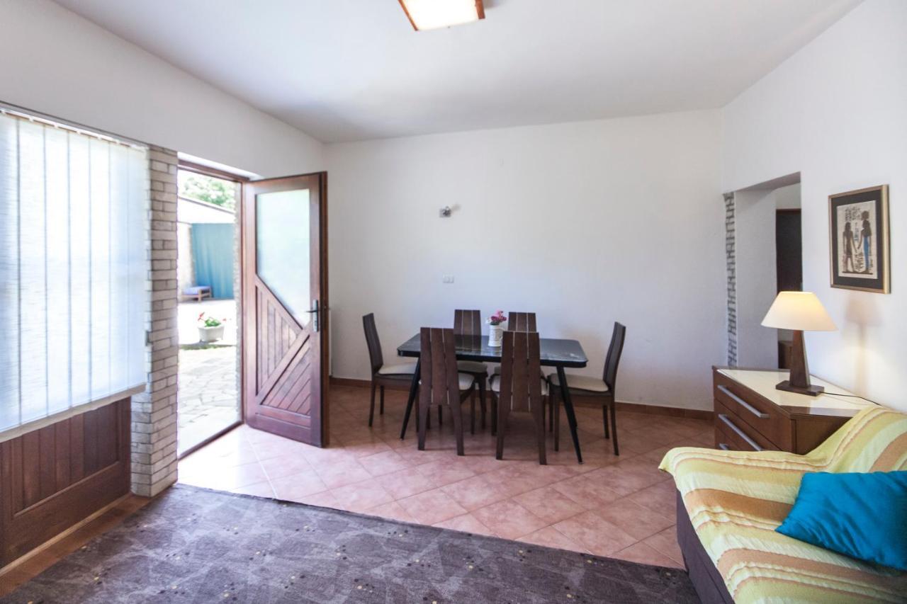 Apartments Kosovka 1398 Pjescana Uvala Bagian luar foto