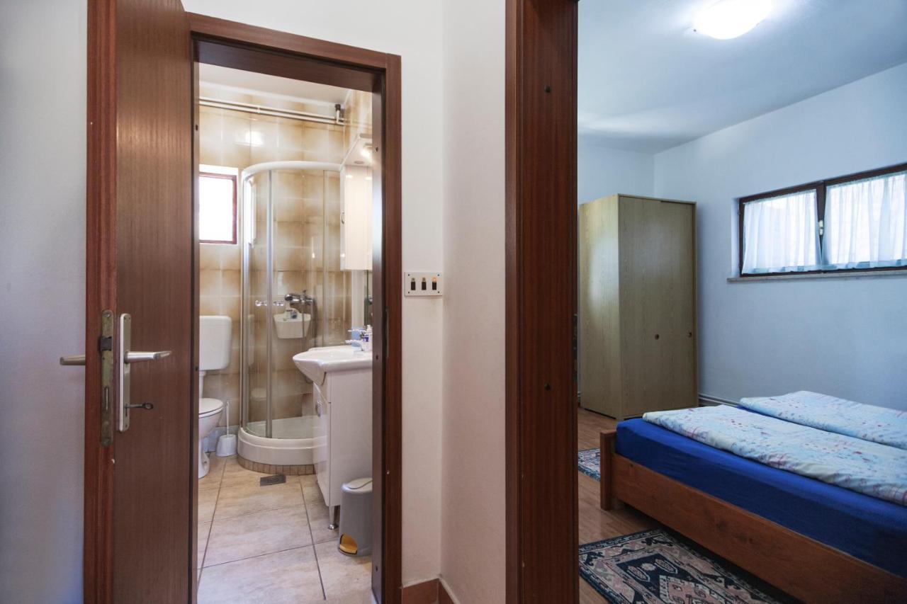 Apartments Kosovka 1398 Pjescana Uvala Bagian luar foto