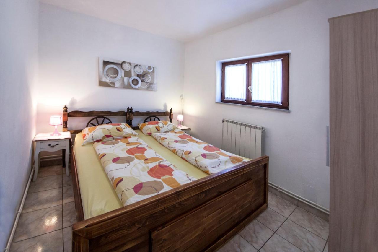 Apartments Kosovka 1398 Pjescana Uvala Bagian luar foto