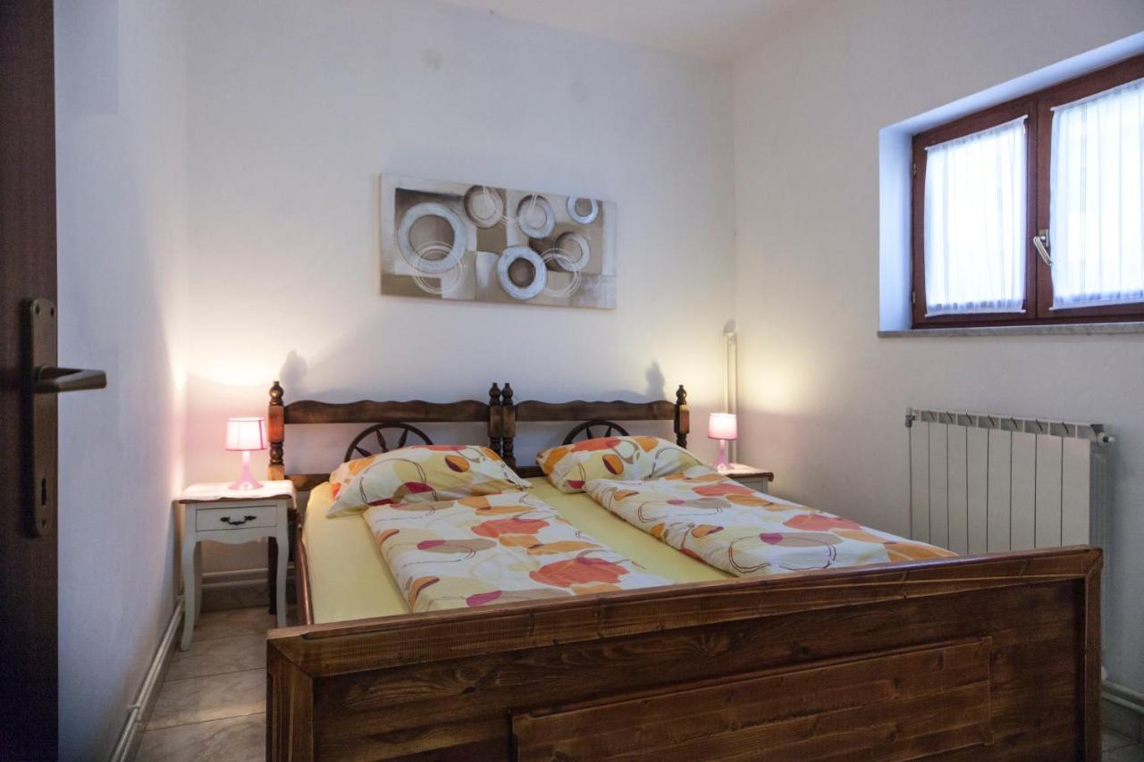 Apartments Kosovka 1398 Pjescana Uvala Bagian luar foto
