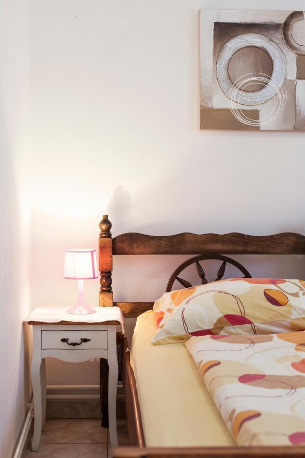 Apartments Kosovka 1398 Pjescana Uvala Bagian luar foto