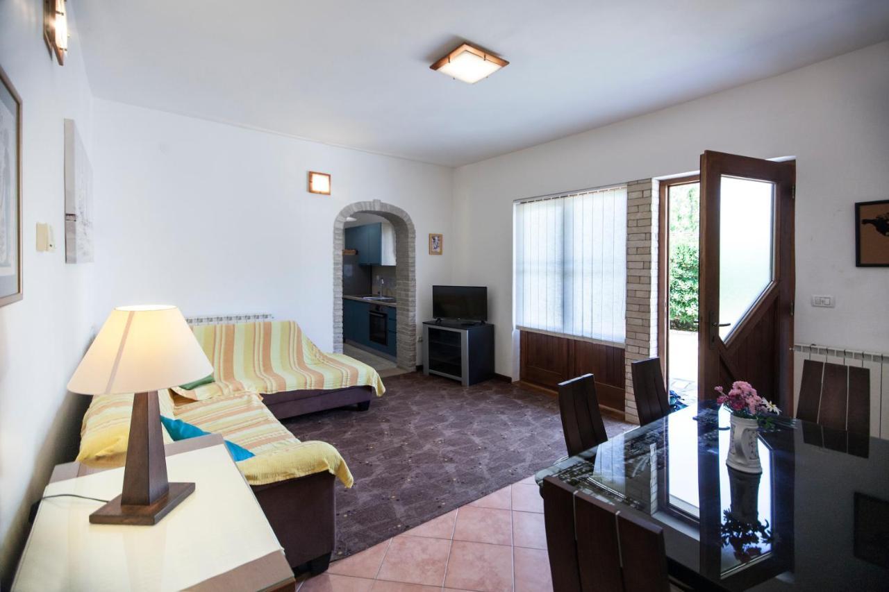Apartments Kosovka 1398 Pjescana Uvala Bagian luar foto