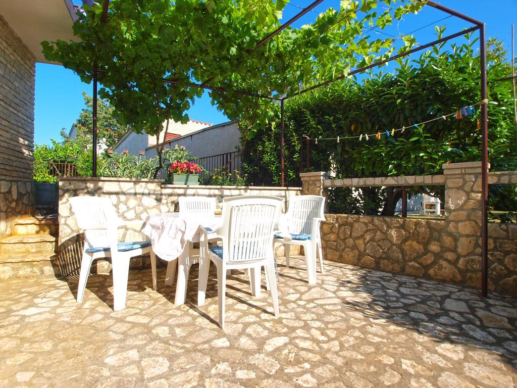Apartments Kosovka 1398 Pjescana Uvala Bagian luar foto