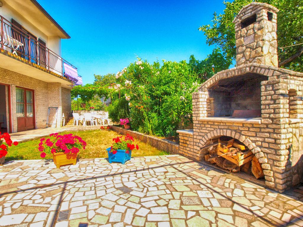 Apartments Kosovka 1398 Pjescana Uvala Bagian luar foto